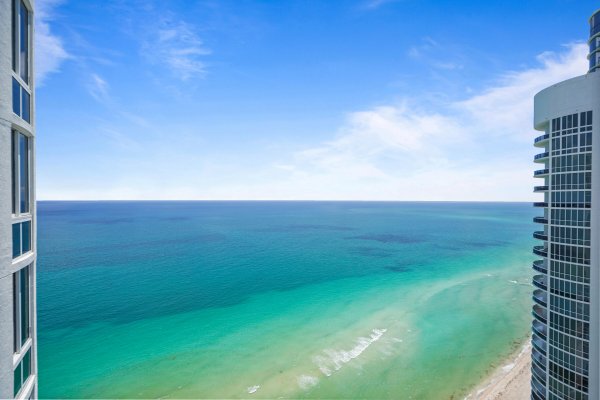 15901 Collins #3902 Sunny Isles Beach, FL 33160