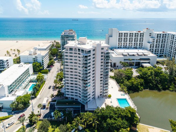 3000 Holiday Dr #502 Fort Lauderdale, FL 33316