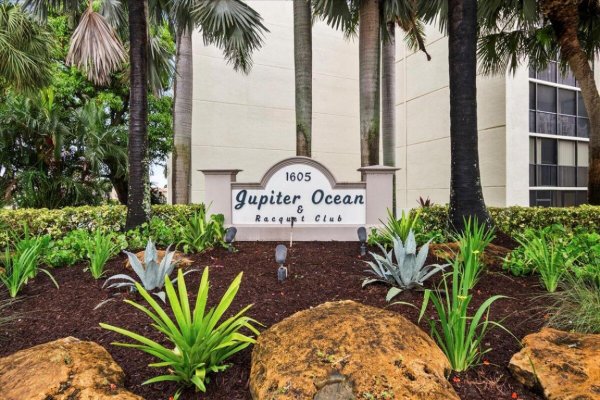 1605 S Us Hwy 1 C102 #C-102 Jupiter, FL 33477