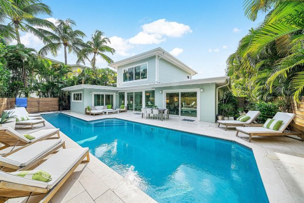 4217 N County Rd Gulfstream, FL 33483