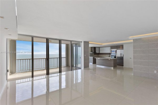 881 Ocean Dr #18F Key Biscayne, FL 33149