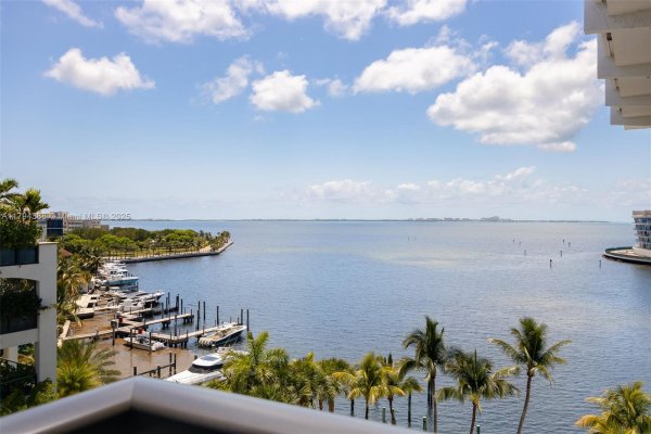 1600 S Bayshore Ln #8D Coconut Grove, FL 33133