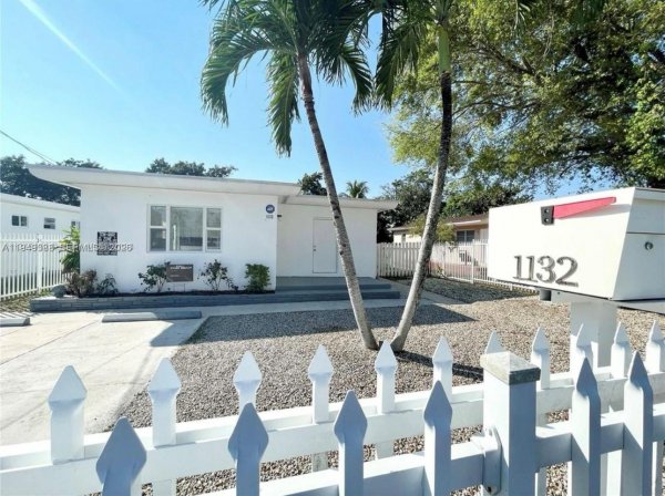 1130 NE 111th St Biscayne Park, FL 33161