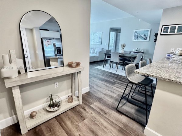 950 Brickell Bay Dr #1905 Miami, FL 33131