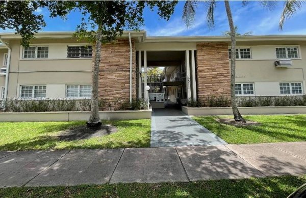 6511 Santona St #C8 Coral Gables, FL 33146