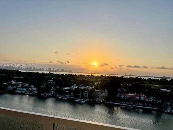 5700 Collins Ave #12K Miami Beach, FL 33140