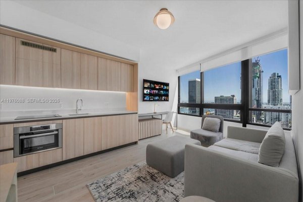 225 N Miami #3009 Miami, FL 33128