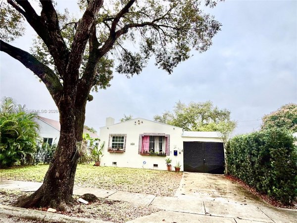 521 NW 48th St Miami, FL 33127