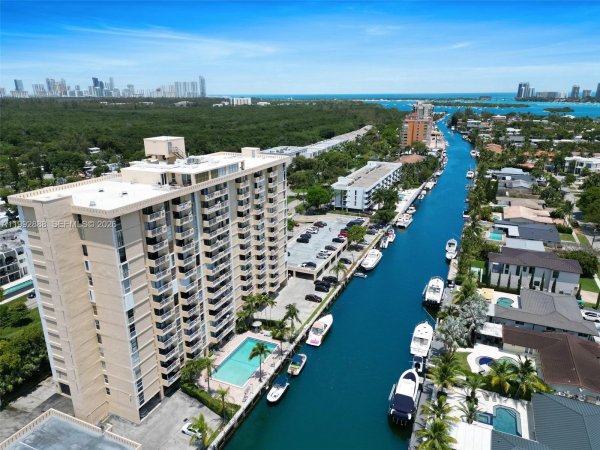 2350 NE 135th St #1101 North Miami, FL 33181