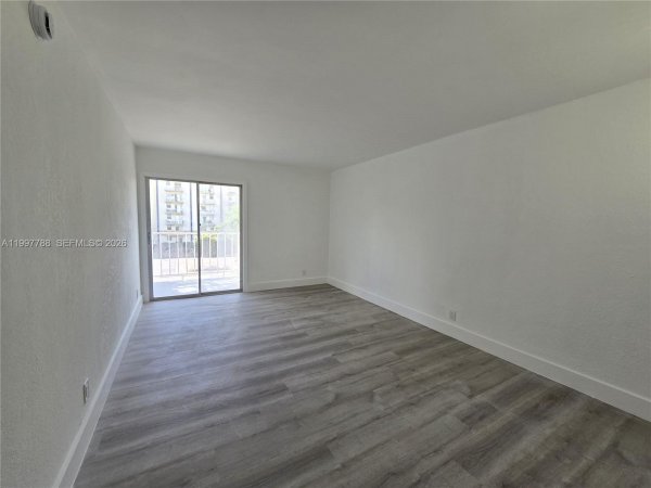 4550 NW 9th St #311E Miami, FL 33126