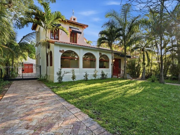 1137 Asturia Ave Coral Gables, FL 33134