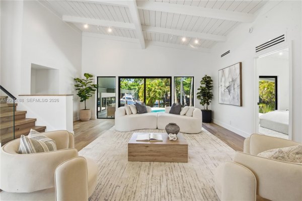 2637 Sugarloaf Ln Fort Lauderdale, FL 33312