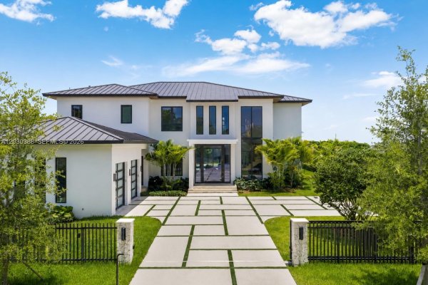 6641 SW 85th St Miami, FL 33143