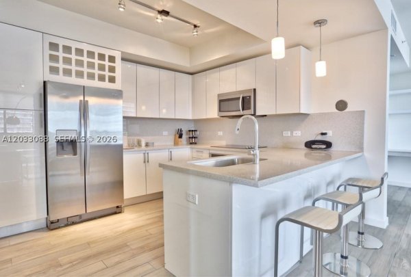 999 SW 1st #2404 Miami, FL 33130