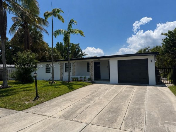 4161 NE 17th Ave Pompano Beach, FL 33064