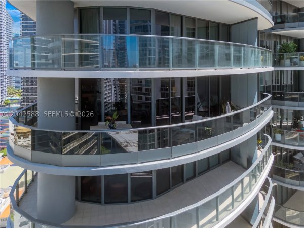 1000 Brickell Plz #2402 Miami, FL 33131