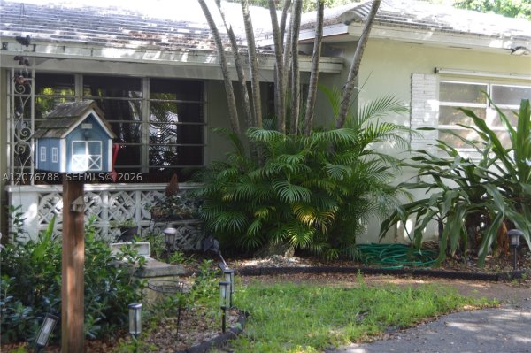 11429 NE 11th Pl Biscayne Park, FL 33161