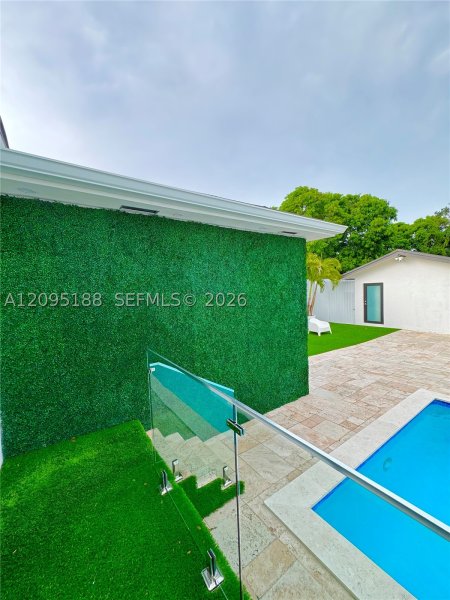 2121 SW 61st Ave Miami, FL 33155