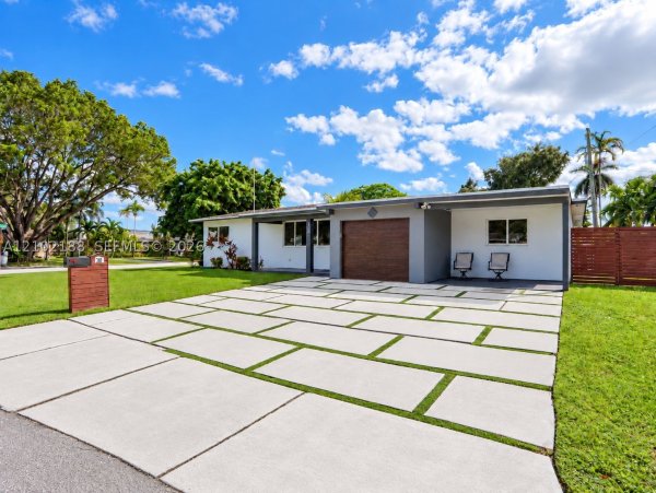 500 NW 30th St Wilton Manors, FL 33311