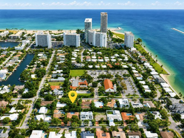 1943 SE 25th Fort Lauderdale, FL 33316