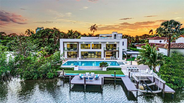 1430 S Ocean Dr Fort Lauderdale, FL 33316