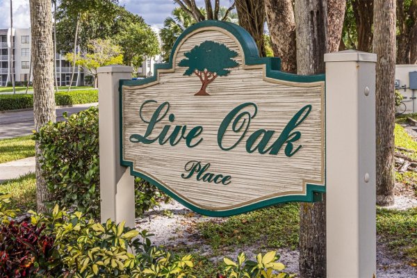9410 Live Oak Pl #203 Davie, FL 33324