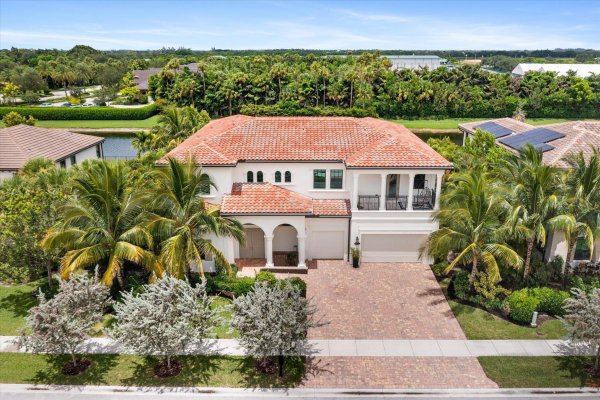 8195 Grand Prix Ln Boynton Beach, FL 33472