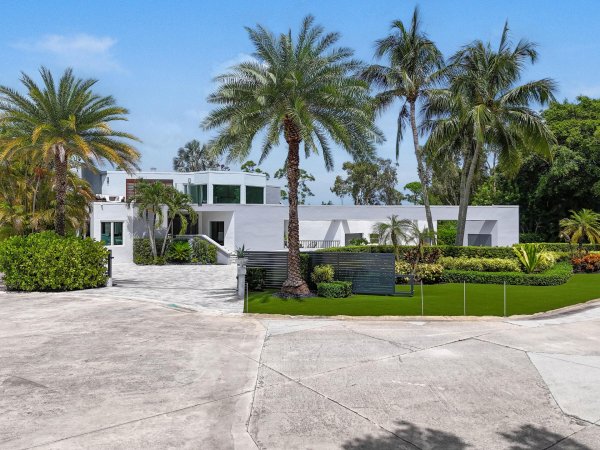 10561 SE Le Parc Jupiter, FL 33469