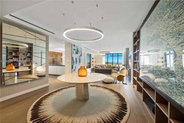 7065 Fisher Is Dr #7065 Miami Beach, FL 33109