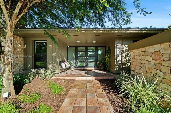 15625 SW 73rd Ct Palmetto Bay, FL 33157