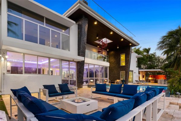 300 Royal Plz Dr Fort Lauderdale, FL 33301