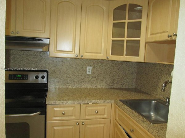 8001 W 6th Ave #O Hialeah, FL 33014