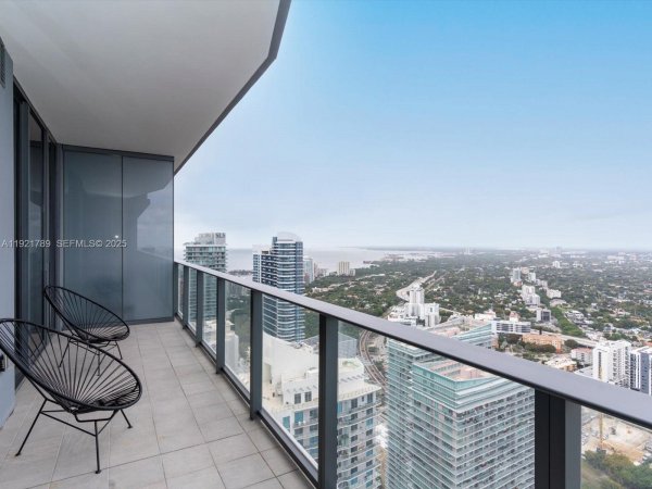 1000 Brickell Plz #PH5706 Miami, FL 33131