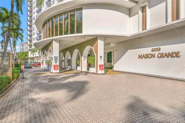 6039 Collins Ave #621 Miami Beach, FL 33140