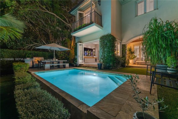 4819 University Dr #4819 Coral Gables, FL 33146