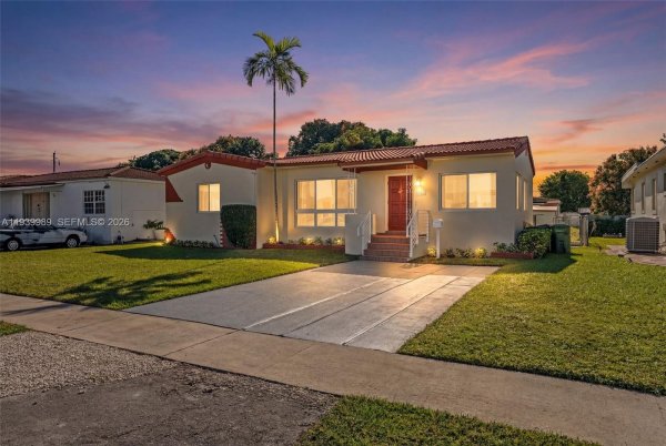 40 W 58th St Hialeah, FL 33012