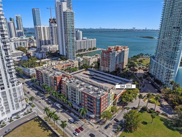 2001 Biscayne Blvd #3213 Miami, FL 33137