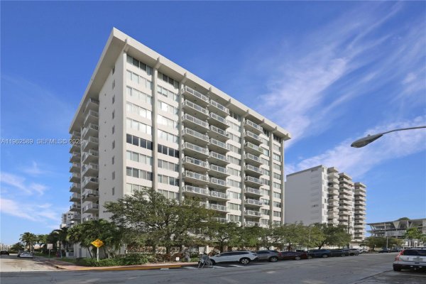 1345 Lincoln Rd #1003 Miami Beach, FL 33139