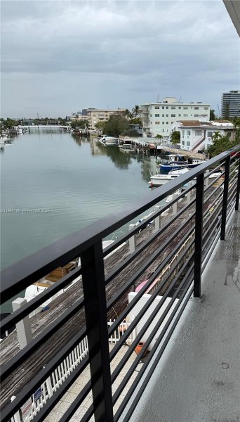 8100 Byron Ave #303 Miami Beach, FL 33141