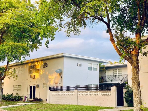 Undisclosed Address North Miami Beach, FL 33162