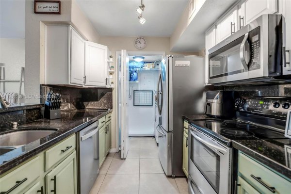 875 Riverside Dr #712 Coral Springs, FL 33071