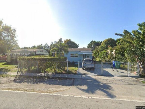 1838 NW 57th St Miami, FL 33142