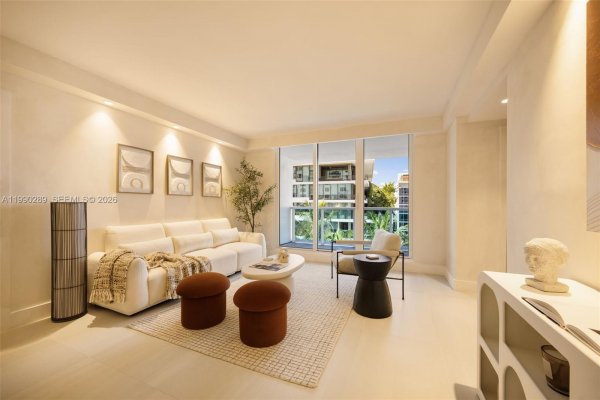 2301 Collins Ave #526 Miami Beach, FL 33139