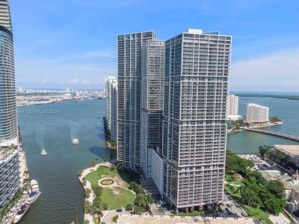 465 Brickell Ave #3905 Miami, FL 33131