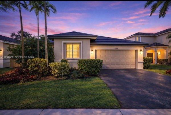 1784 Aspen Ln Weston, FL 33327