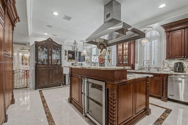 600 Coral Way #5 Coral Gables, FL 33134