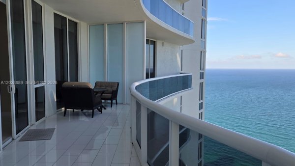 15811 Collins Ave #3807 Sunny Isles Beach, FL 33160