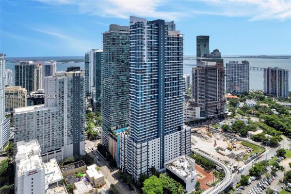 60 SW 13th St #4404 Miami, FL 33130