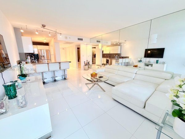 100 Lincoln Rd #1504 Miami Beach, FL 33139