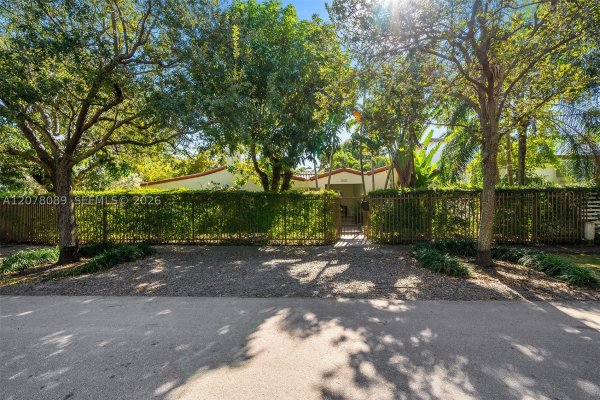 2400 Trapp Ave Miami, FL 33133